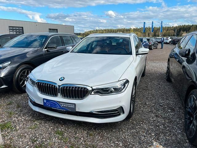 Second-hand BMW 520 Luxury Line 184 CP (135 kW) 2019 Alb Berlinǎ