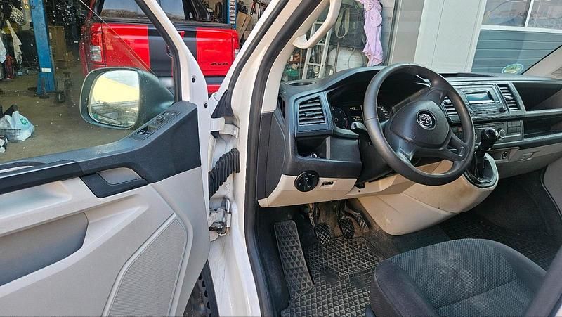 Gebraucht VW Transporter 102 PS (75 kW) 2018 Weiß Van