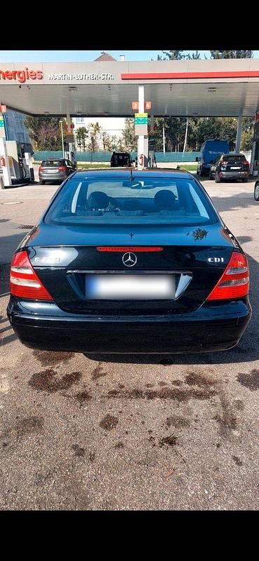 Gebraucht Mercedes E220 Avantgarde 150 PS (110 kW) 2003 Schwarz Limousine