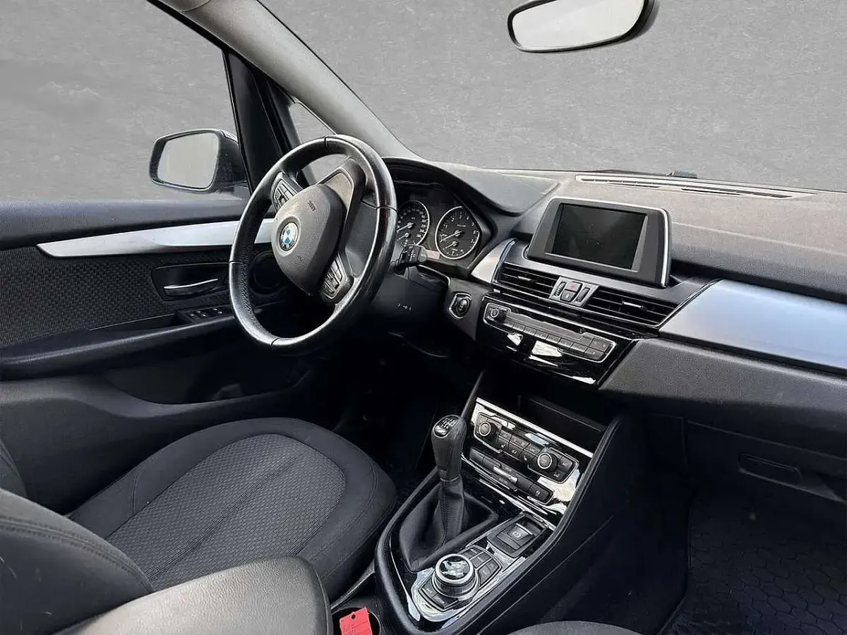 Gebraucht BMW 218 Advantage 136 PS (100 kW) 2016 Schwarz Kombi