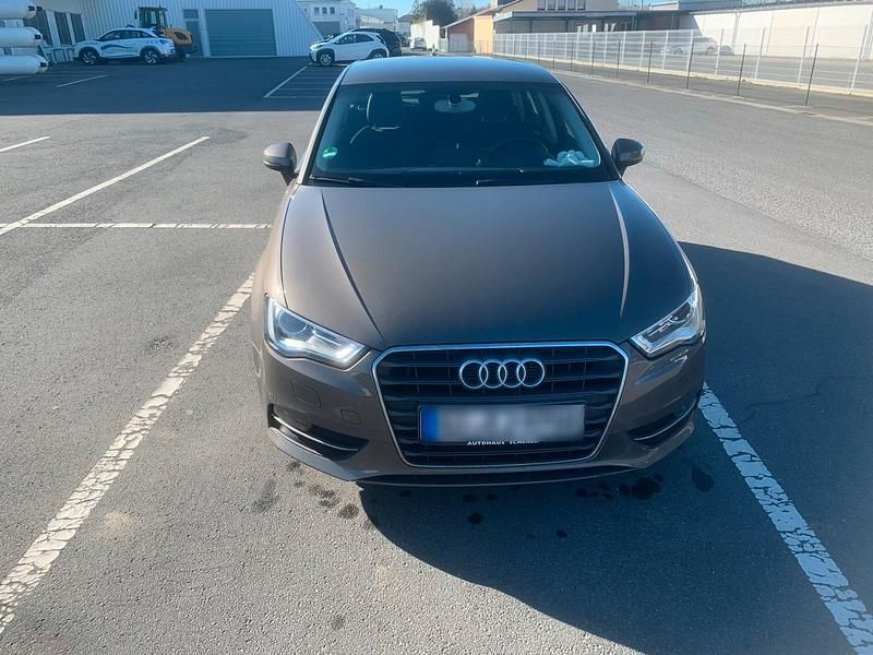 Gebraucht Audi A3 150 PS (110 kW) 2015 Grau Kleinwagen