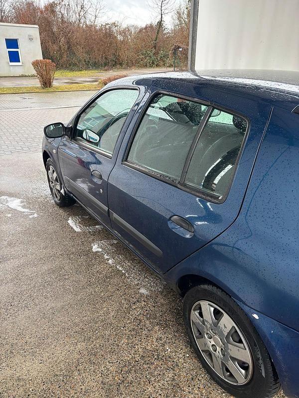 Gebraucht Renault Clio II 55 PS (40 kW) 2003 Blau Kleinwagen