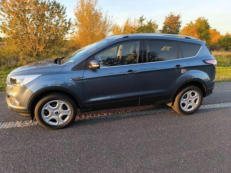 Gebraucht Ford Kuga Trend 120 PS (88 kW) 2019 SUV