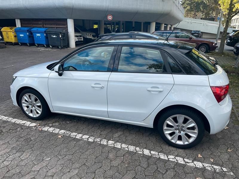Gebraucht Audi A1 Sportback Ambition 105 PS (77 kW) 2014 Weiß Kleinwagen