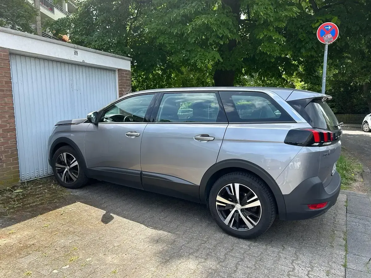 Gebraucht Peugeot 5008 131 PS (96 kW) 2020 Silber SUV