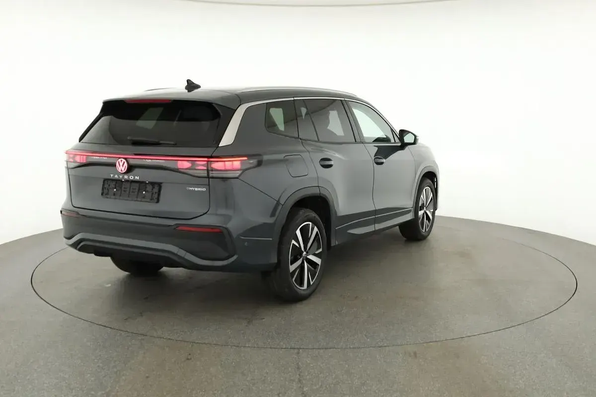 Neu VW Tayron Life 204 PS (150 kW) 2026 Delfingrau metallic SUV