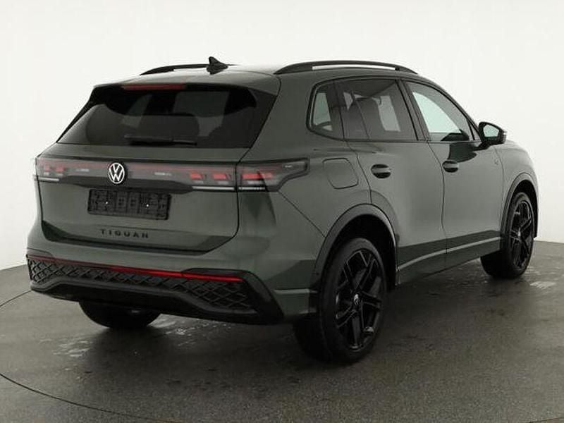 Neu VW Tiguan R-line 265 PS (194 kW) 2025 Grün SUV