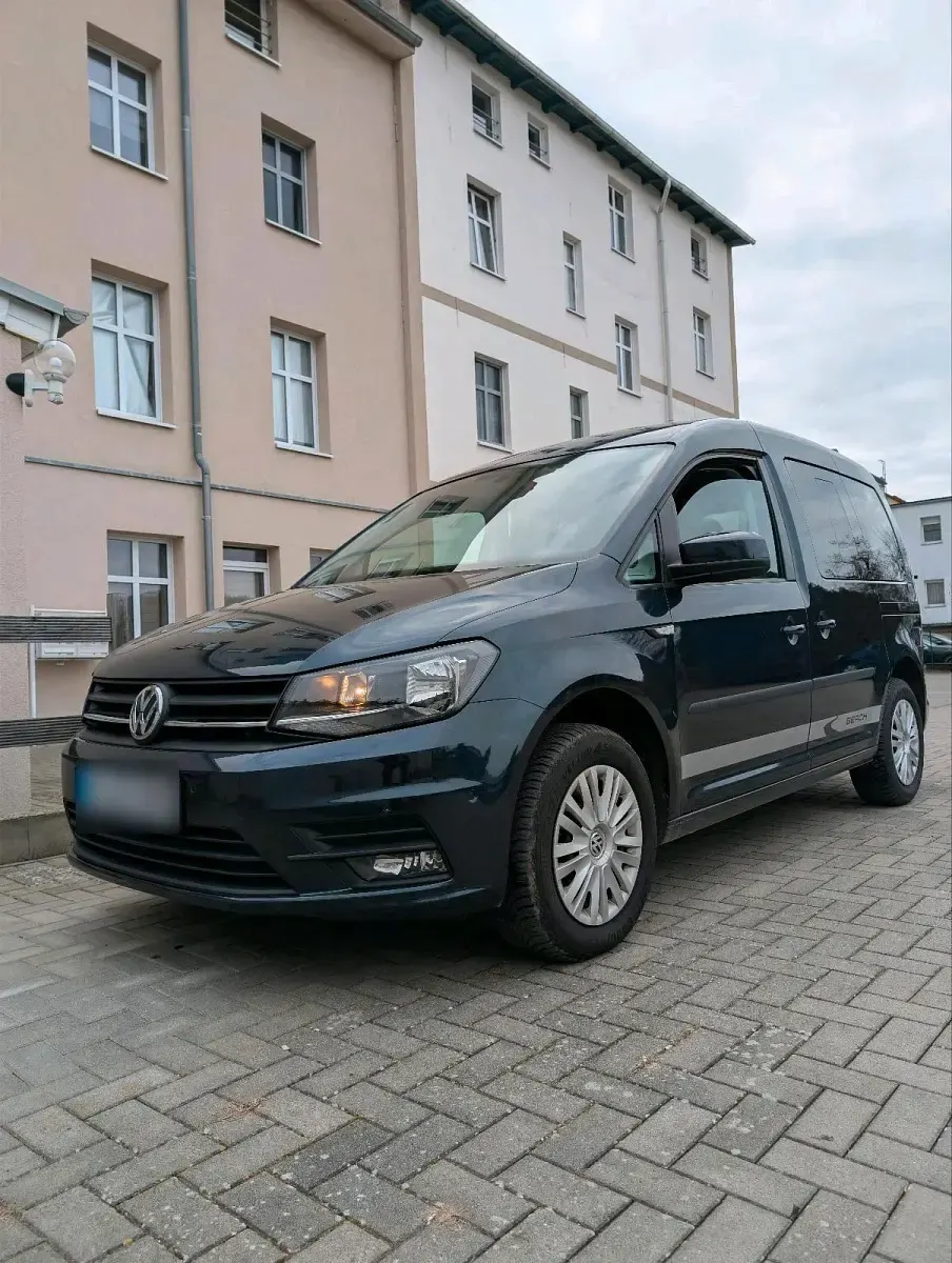 Gebraucht VW Caddy Beach 102 PS (75 kW) 2016 Blau Van / Kleinbus