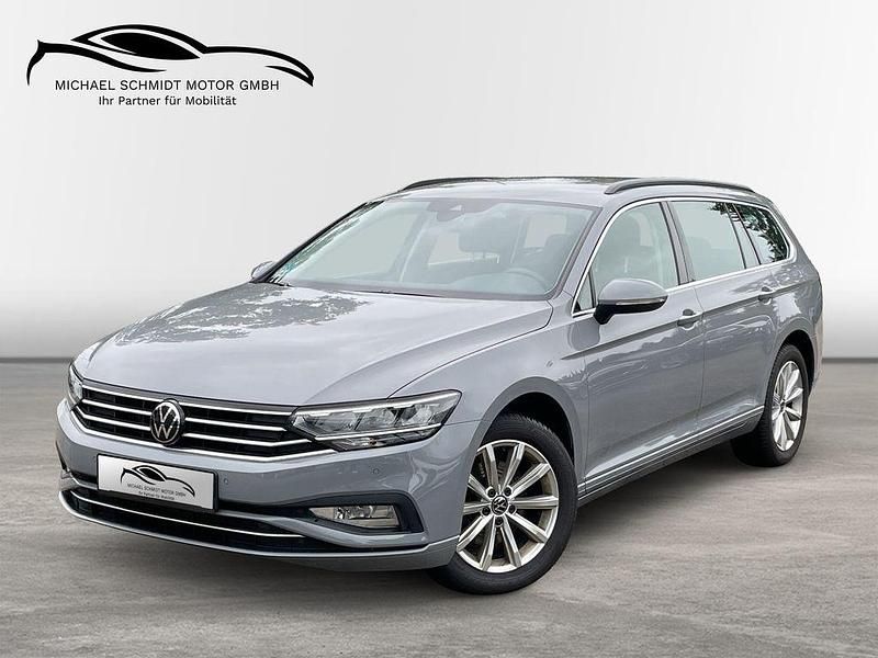 Grau Gebraucht 2023 VW Passat Business Kombi | 21.300 € (Superpreis) - Bild 1/4