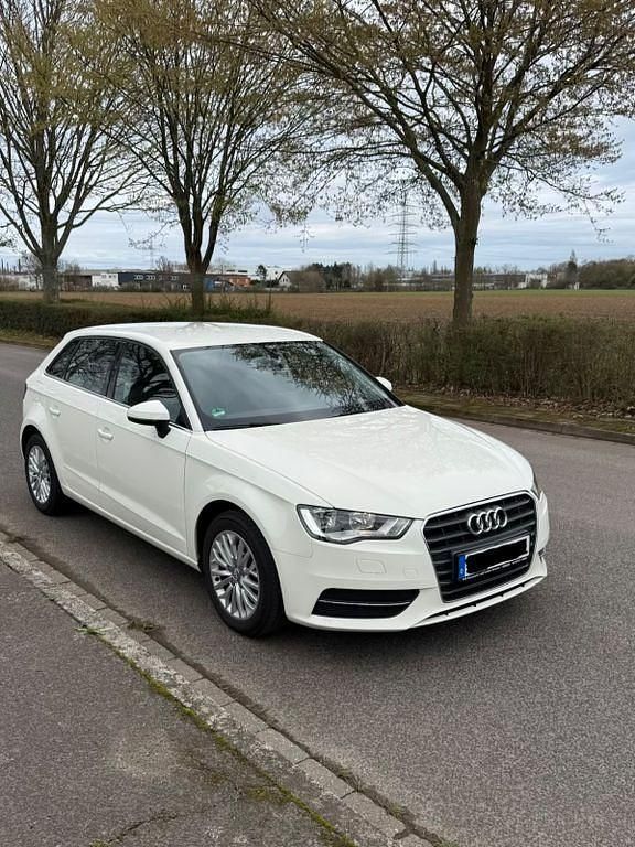 Gebraucht Audi A3 Performance 105 PS (77 kW) 2013 Weiß Limousine