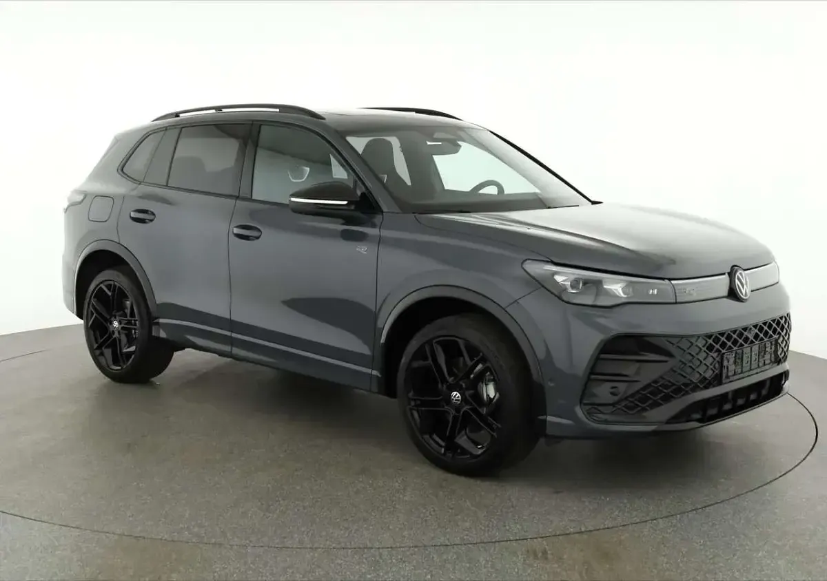 Neu VW Tiguan R-line 265 PS (194 kW) 2025 Delfin grau metallic SUV