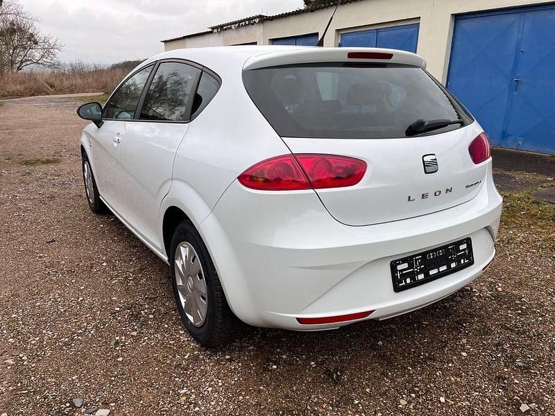 Gebraucht Seat Leon 105 PS (77 kW) 2011 Weiß Kleinwagen