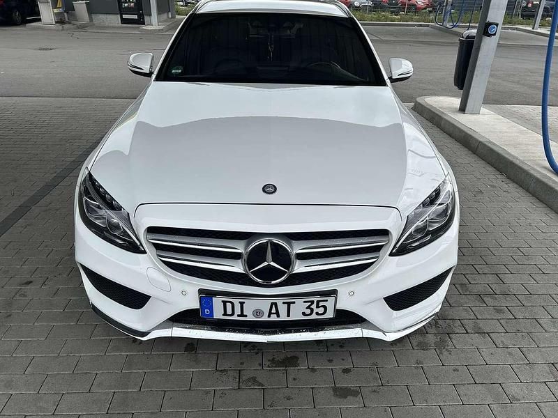 Weiß Gebraucht 2017 Mercedes C250 Kombi | 23.500 € - Bild 1/4