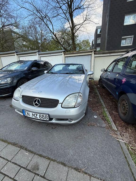 Gebraucht Mercedes SLK230 193 PS (141 kW) 1999 Silber Cabrio