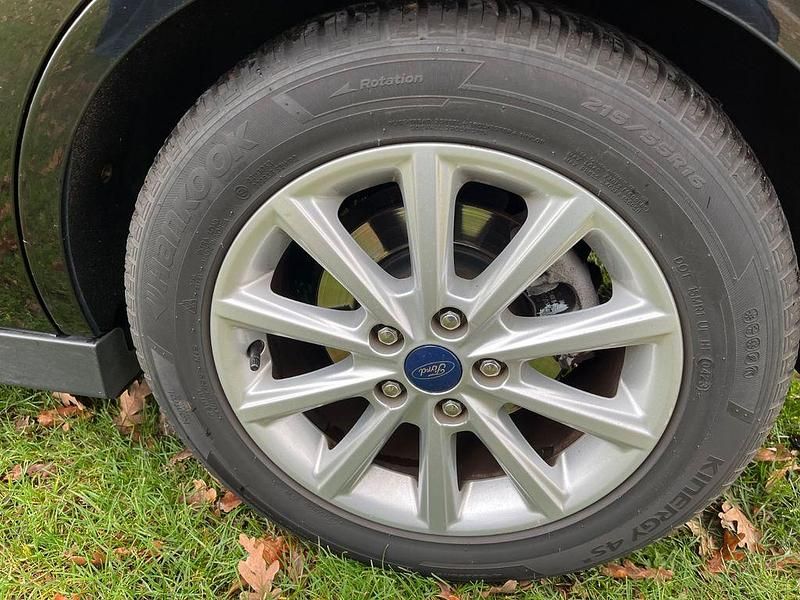 Gebraucht Ford Grand C-Max Titanium 125 PS (91 kW) 2017 Schwarz Van / Kleinbus