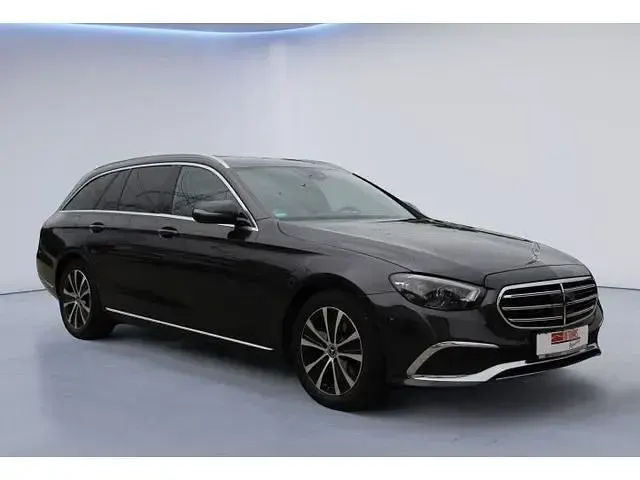 Gebraucht Mercedes E220 194 PS (142 kW) 2020 Graphitgrau Kombi
