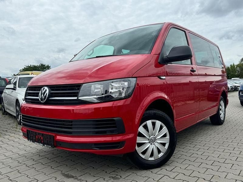 Rot Gebraucht 2016 VW Multivan Trendline Van | 20.899 € (Superpreis) - Bild 1/4