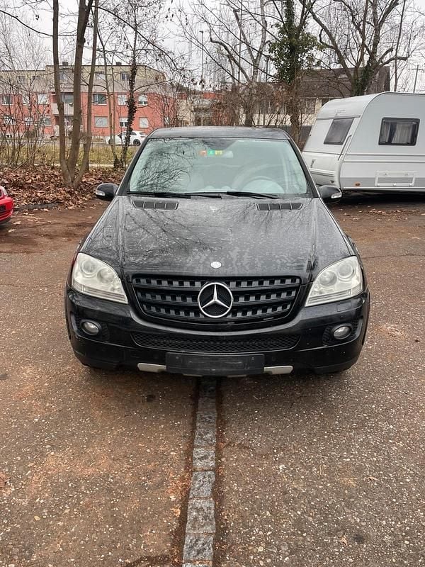 Schwarz Gebraucht 2005 Mercedes ML350 SUV | 2.999 € (Superpreis) - Bild 1/4