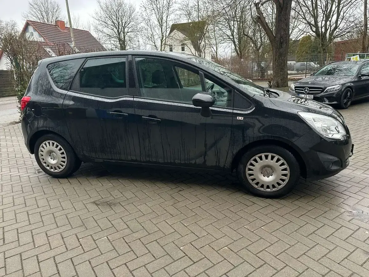 Gebraucht Opel Meriva Design Edition 101 PS (74 kW) 2011 Saphirschwarz mineraleffekt Van / Kleinbus