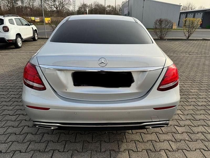Gebraucht Mercedes E350 299 PS (219 kW) 2018 Silber Limousine