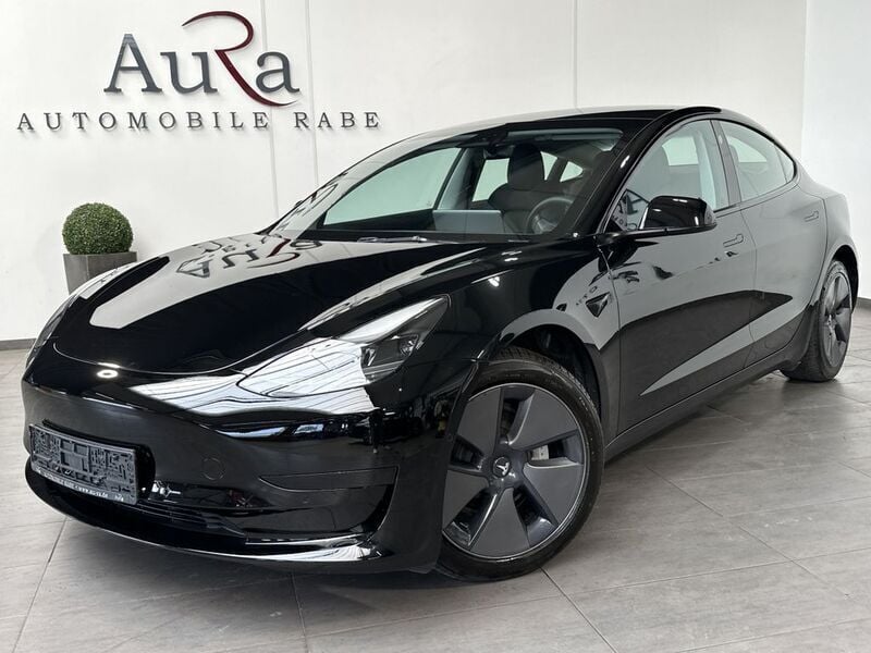 Solid black Gebraucht 2022 Tesla Model 3 Limousine | 26.749 € (Guter Preis) - Bild 1/4