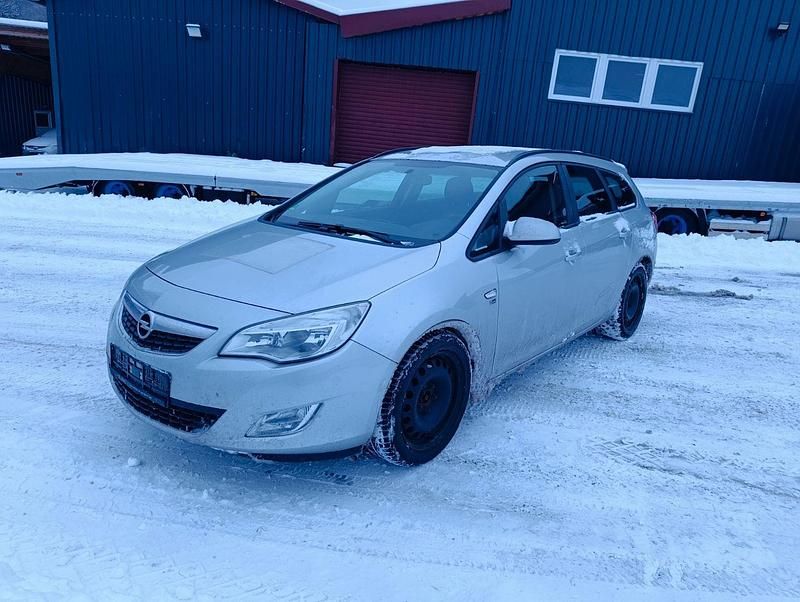 Silber Gebraucht 2012 Opel Astra Kombi | 1.622 € (Superpreis) - Bild 1/4