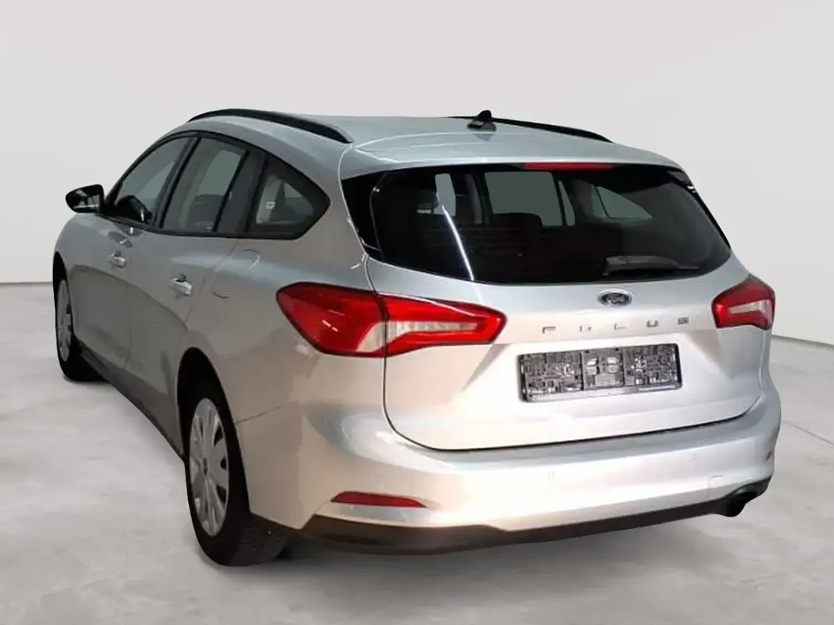 Gebraucht Ford Focus Trend 101 PS (74 kW) 2020 Polarsilber metallic Kombi