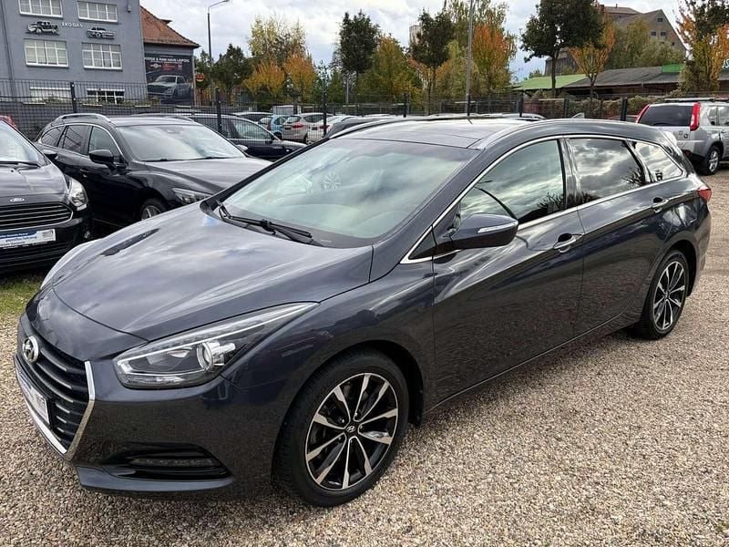Blau Gebraucht 2016 Hyundai i40 Kombi | 13.498 € (Fairer Preis) - Bild 1/4
