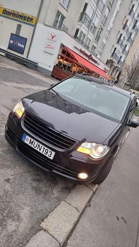 Gebraucht 2009 VW Touran Trendline Van / Kleinbus | 3.800 € (Teuer) - Bild 1/4