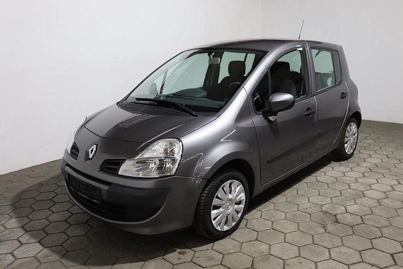 Usado Renault Modus Expression 75 HP (55 kW) 2010 Cinzento Monovolume
