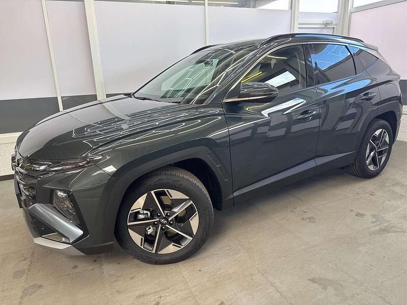 Cypress green t2p Neu 2025 Hyundai Tucson Premium SUV | 33.990 € (Guter Preis) - Bild 1/2