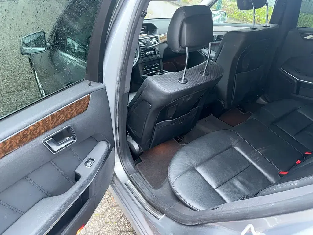 Gebraucht Mercedes E300 204 PS (150 kW) 2012 Silber Kombi