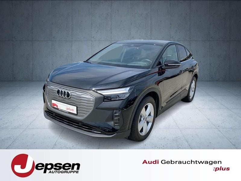 Mythosschwarz metallic Gebraucht 2022 Audi Q4 Sportback e-tron Comfort SUV | 30.790 € (Teuer) - Bild 1/4