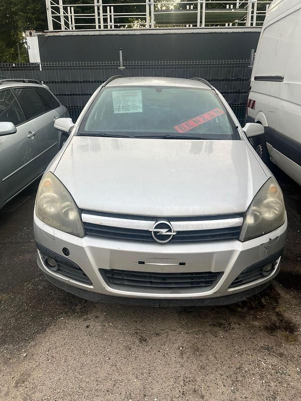 Silber Gebraucht 2006 Opel Astra Kombi | 750 € (Guter Preis) - Bild 1/4