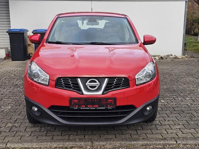 Rot Gebraucht 2013 Nissan Qashqai SUV | 5.199 € (Superpreis) - Bild 1/4