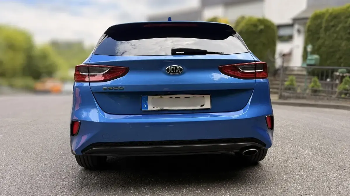 Używany Kia Ceed 140 KM (102 kW) 2018 Niebieski Hatchback
