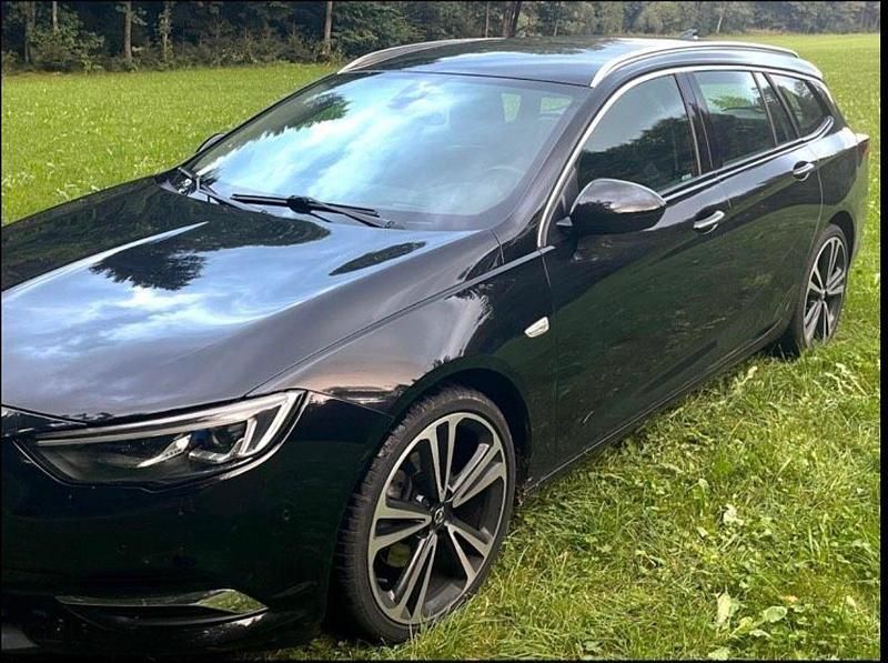 Schwarz Gebraucht 2018 Opel Insignia Business Kombi | 11.800 € (Guter Preis) - Bild 1/4
