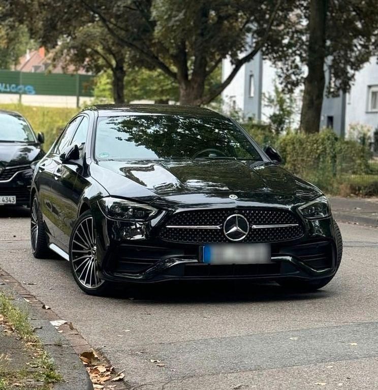 Schwarz Gebraucht 2021 Mercedes C300 AMG line Limousine | 38.000 € (Etwas zu teuer) - Bild 1/4