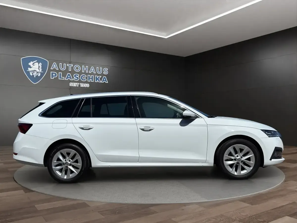 Usata Skoda Octavia Style 150 CV (110 kW) 2023 Bianco Berlina