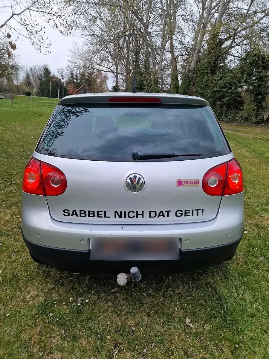 Second-hand VW Golf IV 116 CP (85 kW) 2006 Argintiu Berlinǎ