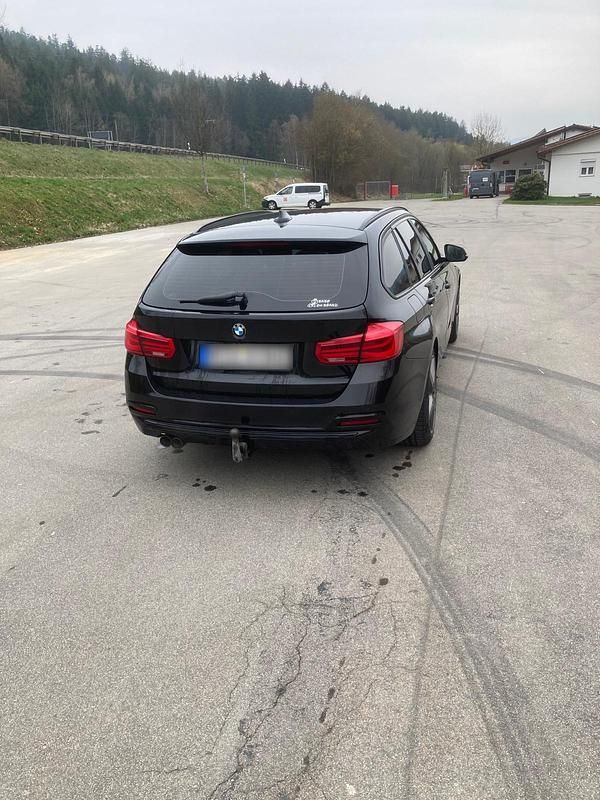 Gebraucht BMW 320 190 PS (139 kW) 2015 Schwarz Kombi