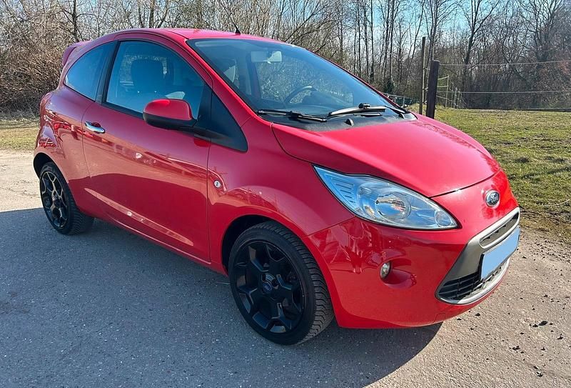Gebraucht Ford Ka Titanium 69 PS (50 kW) 2013 Rot Kleinwagen