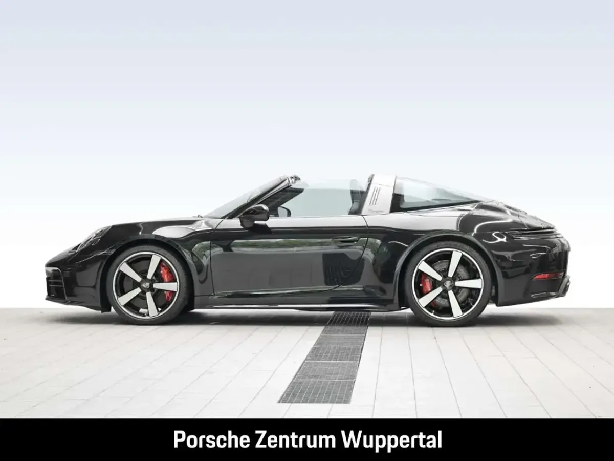 Neu Porsche 992 480 PS (353 kW) 2026 Tiefschwarz Coupé