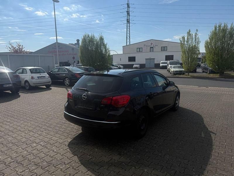 Gebraucht Opel Astra Edition 136 PS (100 kW) 2015 Schwarz Kombi