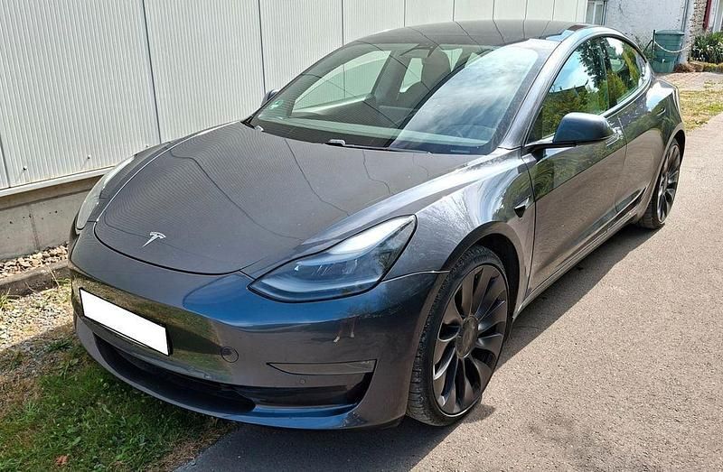 Grau Gebraucht 2021 Tesla Model 3 Long Range AWD Limousine | 20.999 € (Superpreis) - Bild 1/4
