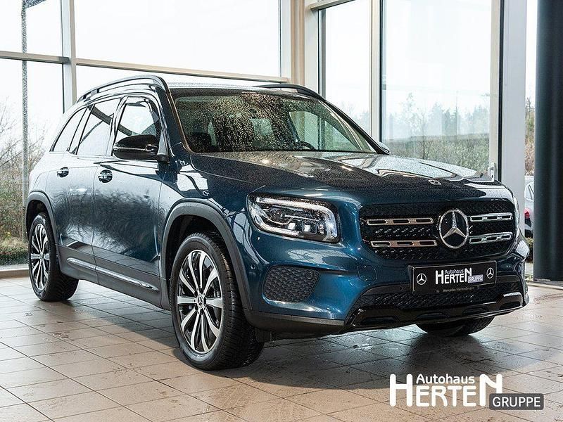 Gebraucht Mercedes GLB200 Progressive 150 PS (110 kW) 2023 Denimblau SUV