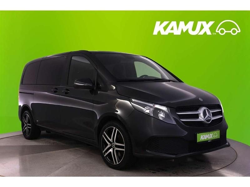 Grau Gebraucht 2021 Mercedes V220 Van / Kleinbus | 36.790 € (Superpreis) - Bild 1/3