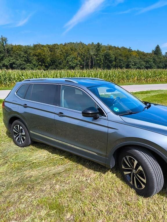 Grau Gebraucht 2019 VW Tiguan Allspace IQ Drive SUV | 21.500 € (Guter Preis) - Bild 1/4