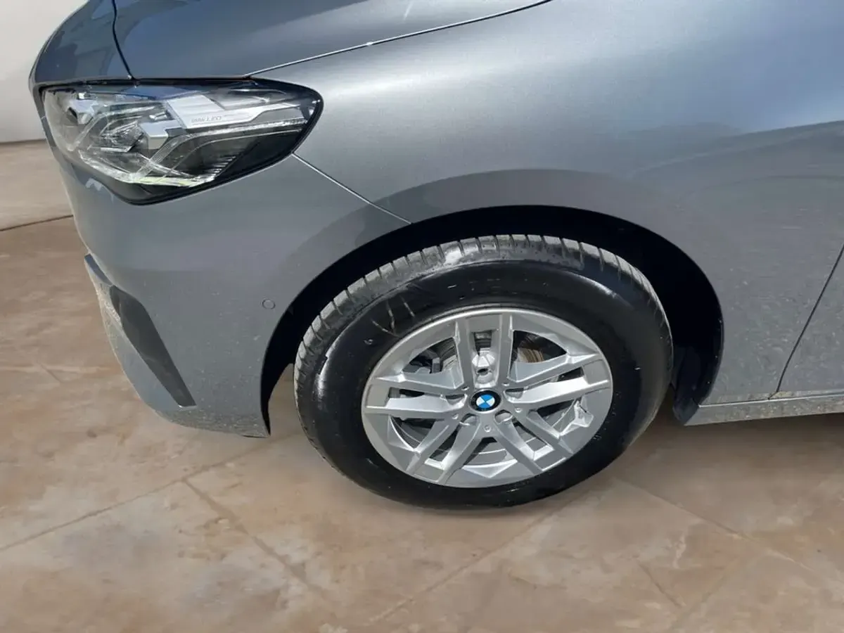 Gebraucht BMW 216 122 PS (89 kW) 2024 Skyscraper grau metallic Kombi