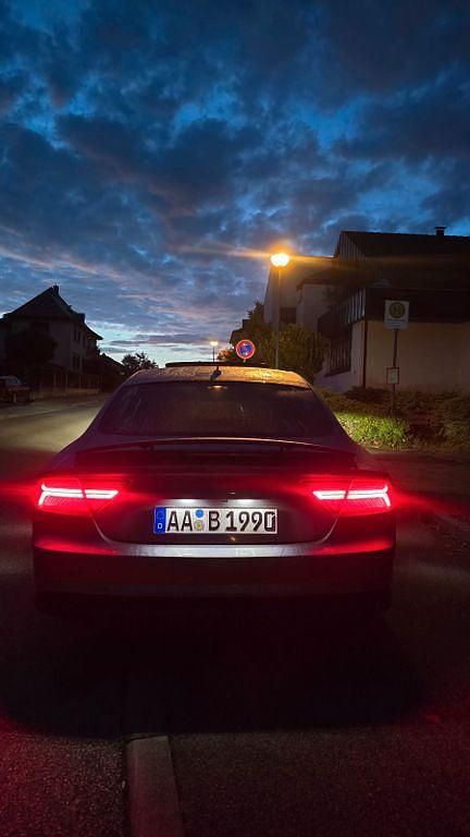Grau Gebraucht 2015 Audi A7 Sportback Ambiente Kleinwagen | 31.600 € (Fairer Preis) - Bild 1/4